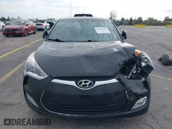2017 Hyundai Veloster Value Edition with VIN KMHTC6AD9HU317347, listed as a IAAI auction lot 41800746 with 32,550 mi miles. Bid and sale history available at carsss.com. Image 6.