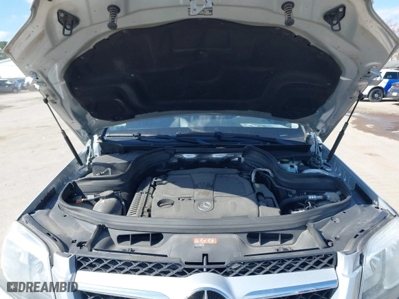 2014 Mercedes-Benz GLK-Class GLK 350 with VIN WDCGG8JB8EG175260, listed as a IAAI auction lot 41957511 with 106,427 mi miles. Bid and sale history available at carsss.com. Image 10.
