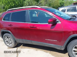 2019 Jeep Cherokee Latitude Plus with VIN 1C4PJMLB5KD257070, listed as a IAAI auction lot 41985941 with 83,079 mi miles. Bid and sale history available at carsss.com. Image 13.