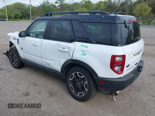 2024 Ford Bronco Sport Outer Banks z VIN 3FMCR9C67RRE17020, wystawiony jako IAAI lot #41866241 z przebiegiem 13 037 mil mil oraz . Historia ofert i sprzedaży dostępna na DreamBid. Obrazek 3.