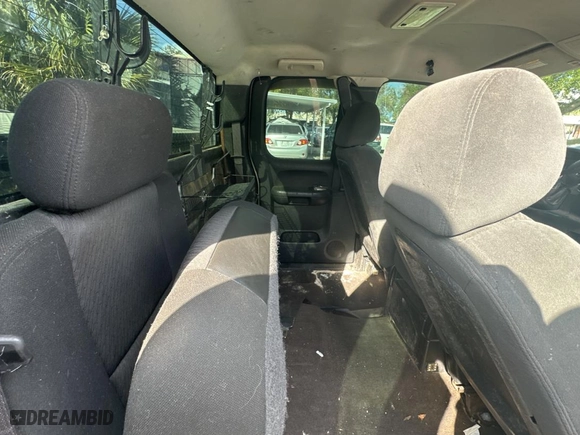 2008 Chevrolet Silverado 1500 LT w/2LT with VIN 2GCEC19J681272454, listed as a Copart auction lot 87048984 with 225,540 mi miles and Clean Title. Bid and sale history available at carsss.com. Image 6.