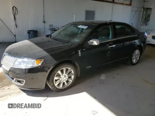 2012 Lincoln MKZ Hybrid z VIN 3LNDL2L34CR810502, wystawiony jako Copart lot #57648495 z przebiegiem 159 022 mil mil oraz Czysty tytuł • Clean title. Historia ofert i sprzedaży dostępna na DreamBid. Obrazek 1.