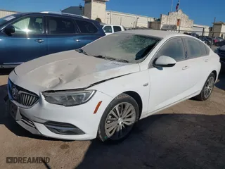 2018 Buick Regal Sportback Preferred II with VIN W04GM6SX9J1146810, listed as a IAAI auction lot 40689240 with NaN miles. Bid and sale history available at carsss.com. Image 17.