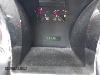 2007 Ford Mustang Deluxe z VIN 1ZVFT80N975241366, wystawiony jako IAAI lot #42408850 z przebiegiem 193 336 mil mil oraz . Historia ofert i sprzedaży dostępna na DreamBid. Obrazek 7.