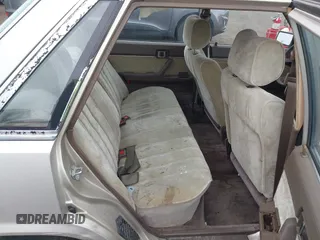 1985 Toyota Camry z VIN JT2SV16E9F0351378, wystawiony jako IAAI lot #42194705 z przebiegiem 192 476 mil mil oraz . Historia ofert i sprzedaży dostępna na DreamBid. Obrazek 8.