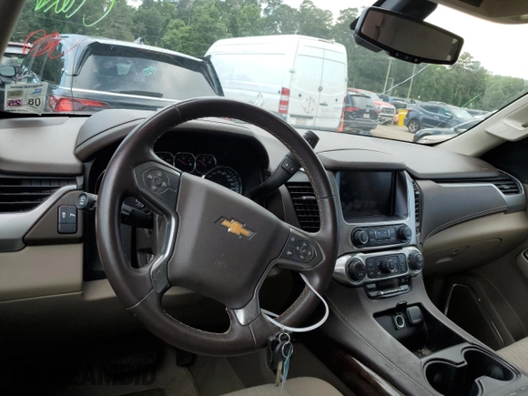 2020 Chevrolet Suburban LS z VIN 1GNSCGKC7LR218296, wystawiony jako Copart lot #61767105 z przebiegiem 118 405 mil mil oraz Szkoda całkowita • Salvage title. Historia ofert i sprzedaży dostępna na DreamBid. Obrazek 8.