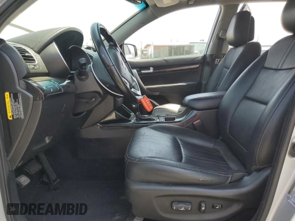 2014 Kia Sorento SX z VIN 5XYKW4A74EG547803, wystawiony jako Copart lot #58390675 z przebiegiem 138 424 mil mil oraz Szkoda całkowita • Salvage title. Historia ofert i sprzedaży dostępna na DreamBid. Obrazek 7.