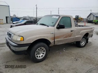 1998 Mazda B-Series Truck SX z VIN 4F4YR13U2WTM11945, wystawiony jako Copart lot #82111594 z przebiegiem 139 204 mil mil oraz Szkody całkowita. Historia ofert i sprzedaży dostępna na DreamBid. Obrazek 1.