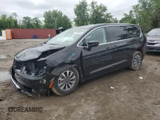 2024 Chrysler Pacifica Hybrid Select z VIN 2C4RC1S7XRR130577, wystawiony jako Copart lot #58790055 z przebiegiem 30 530 mil mil oraz Tytuł czysty. Historia ofert i sprzedaży dostępna na DreamBid. Obrazek 1.