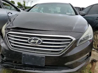 2015 Hyundai Sonata SE z VIN 5NPE24AF8FH122871, wystawiony jako Copart lot #71459654 z przebiegiem Nie podano mil oraz Szkoda całkowita • Salvage title. Historia ofert i sprzedaży dostępna na DreamBid. Obrazek 5.