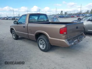 1996 Chevrolet S-10 with VIN 1GCCS1441T8106537, listed as a IAAI auction lot 42047330 with 150,000 mi miles and . Bid and sale history available at DreamBid. Image 3.
