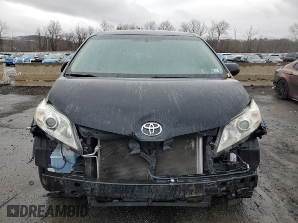 2017 Toyota Sienna LE Auto Access Seat with VIN 5TDKZ3DC7HS792368, listed as a Copart auction lot 51986525 with 153,526 mi miles and Salvage Title. Bid and sale history available at carsss.com. Image 5.
