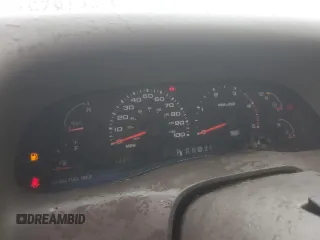 2002 Ford F-250 XL z VIN 1FTNX21F72EA92441, wystawiony jako Copart lot #46567825 z przebiegiem 132 588 mil mil oraz Szkoda całkowita • Salvage title. Historia ofert i sprzedaży dostępna na DreamBid. Obrazek 9.