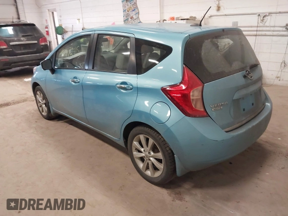 2015 Nissan Note S z VIN 3N1CE2CP2FL442490, wystawiony jako IAAI lot #41472115 z przebiegiem 106 028 mil mil oraz . Historia ofert i sprzedaży dostępna na DreamBid. Obrazek 3.