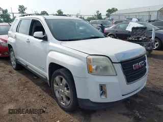 2011 GMC Terrain SLT-1 z VIN 2CTFLVE51B6293649, wystawiony jako IAAI lot #42510237 z przebiegiem 133 659 mil mil oraz . Historia ofert i sprzedaży dostępna na DreamBid. Obrazek 1.