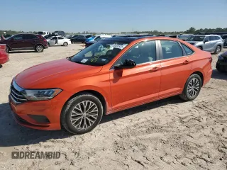2019 Volkswagen Jetta S z VIN 3VWCB7BU7KM193227, wystawiony jako Copart lot #50536935 z przebiegiem 63 187 mil mil oraz Czysty tytuł • Clean title. Historia ofert i sprzedaży dostępna na DreamBid. Obrazek 1.