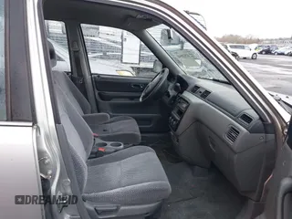 1998 Honda CR-V LX with VIN JHLRD2844WC016145, listed as a IAAI auction lot 41820540 with 178,900 mi miles. Bid and sale history available at carsss.com. Image 5.