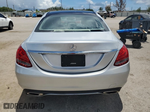 2018 Mercedes-Benz C 300 z VIN WDDWF4KB8JR346072, wystawiony jako Copart lot #59077565 z przebiegiem 88 995 mil mil oraz Nie do naprawy • Non repairable. Historia ofert i sprzedaży dostępna na DreamBid. Obrazek 6.