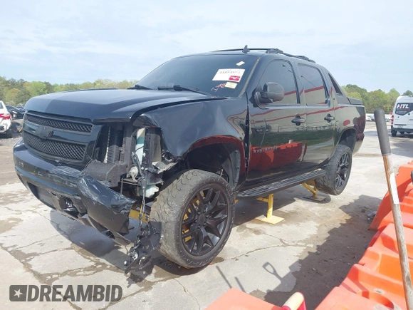 2011 Chevrolet Avalanche LT with VIN 3GNTKFE35BG256847, listed as a IAAI auction lot 41854804 with 206,571 mi miles. Bid and sale history available at carsss.com. Image 17.