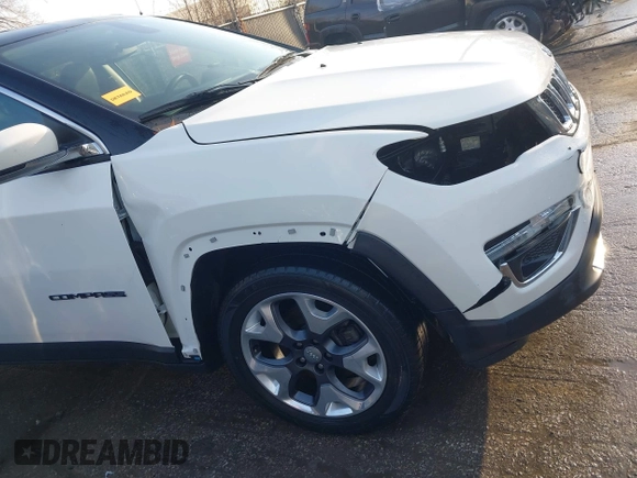 2020 Jeep Compass Limited with VIN 3C4NJCCB4LT102698, listed as a IAAI auction lot 41779546 with 115,007 mi miles. Bid and sale history available at carsss.com. Image 18.
