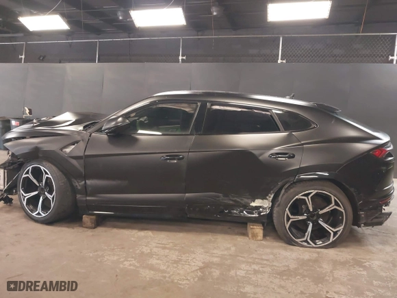 2019 Lamborghini Urus with VIN ZPBUA1ZL4KLA03222, listed as a IAAI auction lot 41920029 with 57,055 mi miles. Bid and sale history available at carsss.com. Image 14.