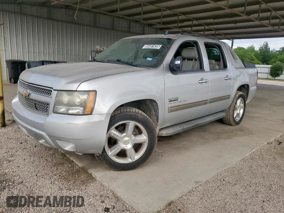 2011 Chevrolet Avalanche LT with VIN 3GNMCFE09BG408510, listed as a Copart auction lot 56491635 with 220,015 mi miles and Clean title. Bid and sale history available at DreamBid. Image 1.