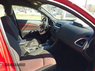 2014 Dodge Avenger SXT z VIN 1C3CDZCB2EN138477, wystawiony jako IAAI lot #41820973 z przebiegiem 51 355 mil mil oraz . Historia ofert i sprzedaży dostępna na DreamBid. Obrazek 5.