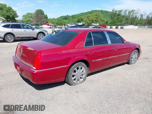 2006 Cadillac DTS 1SC z VIN 1G6KD57YX6U188066, wystawiony jako IAAI lot #42300335 z przebiegiem 110 774 mil mil oraz . Historia ofert i sprzedaży dostępna na DreamBid. Obrazek 4.