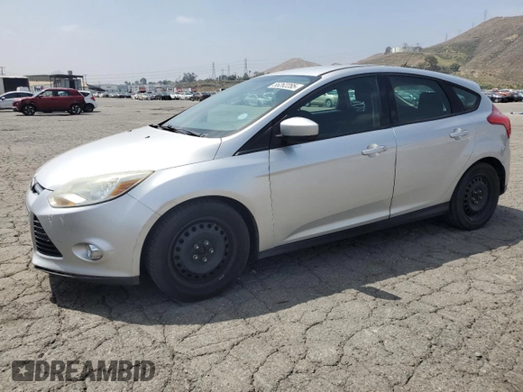 2012 Ford Focus SE with VIN 1FAHP3K21CL146706, listed as a Copart auction lot 55262285 with 137,625 mi miles and Salvage Title. Bid and sale history available at carsss.com. Image 1.