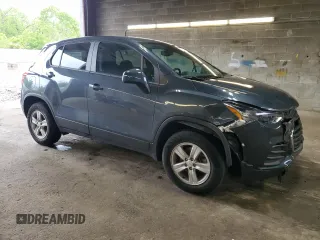 2021 Chevrolet Trax LS z VIN KL7CJNSB1MB336852, wystawiony jako Copart lot #58030405 z przebiegiem 20 908 mil mil oraz Szkoda całkowita • Salvage title. Historia ofert i sprzedaży dostępna na DreamBid. Obrazek 4.