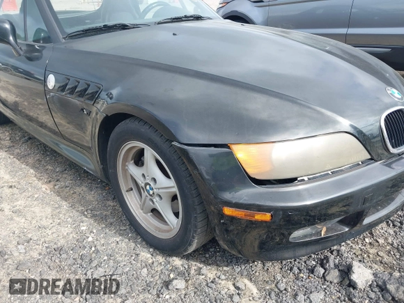 1996 BMW 3 Series Z3 1.9 z VIN 4USCH7328TLB71395, wystawiony jako IAAI lot #42743556 z przebiegiem 158 986 mil mil oraz . Historia ofert i sprzedaży dostępna na DreamBid. Obrazek 6.