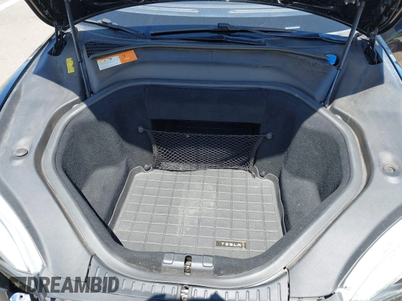 2013 Tesla Model S z VIN 5YJSA1CG0DFP17932, wystawiony jako IAAI lot #42212413 z przebiegiem 76 214 mil mil oraz . Historia ofert i sprzedaży dostępna na DreamBid. Obrazek 10.