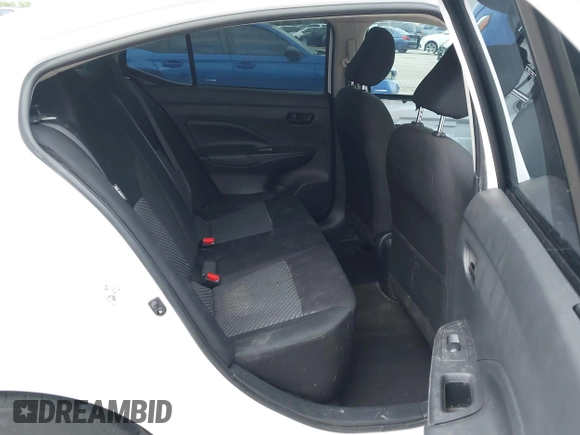 2022 Nissan Versa S z VIN 3N1CN8DV2NL821813, wystawiony jako IAAI lot #42163493 z przebiegiem 88 645 mil mil oraz . Historia ofert i sprzedaży dostępna na DreamBid. Obrazek 8.