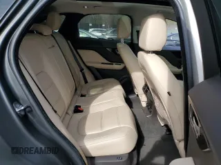 2017 Jaguar F-Pace 35t Prestige z VIN SADCK2BVXHA060972, wystawiony jako Copart lot #48649505 z przebiegiem 48 055 mil mil oraz Szkoda całkowita • Salvage title. Historia ofert i sprzedaży dostępna na DreamBid. Obrazek 11.