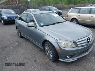 2008 Mercedes-Benz C 300 Sport z VIN WDDGF54X88F082138, wystawiony jako IAAI lot #42446366 z przebiegiem 176 731 mil mil oraz . Historia ofert i sprzedaży dostępna na DreamBid. Obrazek 1.