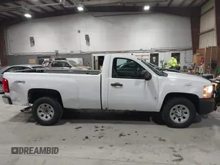 2008 Chevrolet Silverado 1500 Work Truck with VIN 1GCEK14C38Z242301, listed as a IAAI auction lot 41782709 with 42,525 mi miles. Bid and sale history available at carsss.com. Image 13.