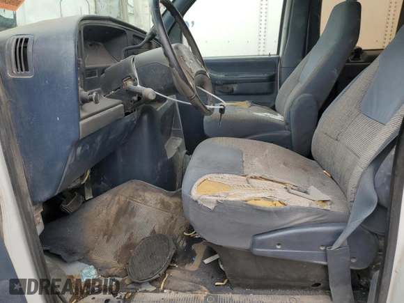 1993 Ford Econoline Wagon Super Custom z VIN 1FBJS31H9PHA49377, wystawiony jako Copart lot #45554655 z przebiegiem Nie podano mil oraz Szkoda całkowita • Salvage title. Historia ofert i sprzedaży dostępna na DreamBid. Obrazek 7.
