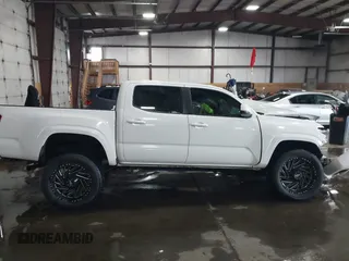 2017 Toyota Tacoma SR5 with VIN 3TMCZ5ANXHM089658, listed as a IAAI auction lot 41624050 with Not Provided miles and . Bid and sale history available at DreamBid. Image 13.
