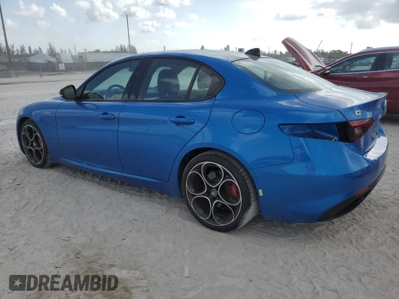 2023 Alfa Romeo Giulia Veloce z VIN ZARFAMBN1P7668694, wystawiony jako Copart lot #53982015 z przebiegiem 12 728 mil mil oraz Szkoda całkowita • Salvage title. Historia ofert i sprzedaży dostępna na DreamBid. Obrazek 2.