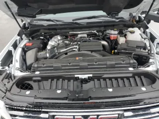 2025 GMC Sierra 2500HD AT4 z VIN 1GT4UPEY7SF114283, wystawiony jako Copart lot #86565004 z przebiegiem 4 371 mil mil oraz Szkoda całkowita • Salvage title. Historia ofert i sprzedaży dostępna na DreamBid. Obrazek 12.