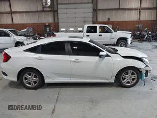 2018 Honda Civic EX-T z VIN JHMFC1F31JX009273, wystawiony jako IAAI lot #42393769 z przebiegiem 141 188 mil mil oraz . Historia ofert i sprzedaży dostępna na DreamBid. Obrazek 14.
