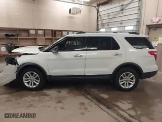 2011 Ford Explorer XLT with VIN 1FMHK8D80BGA01991, listed as a IAAI auction lot 41691081 with 205,011 mi miles. Bid and sale history available at carsss.com. Image 14.