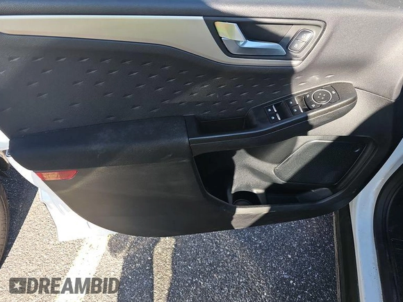 2020 Ford Escape SE with VIN 1FMCU9G60LUC47298, listed as a IAAI auction lot 42573178 with 68,095 mi miles and . Bid and sale history available at DreamBid. Image 9.