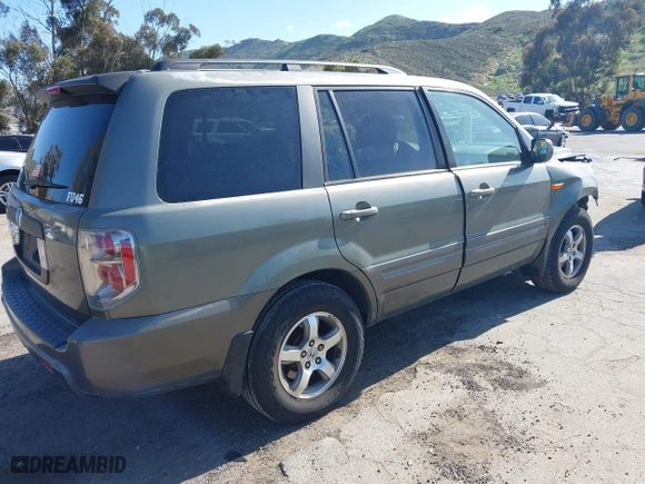 2007 Honda Pilot EX-L with VIN 5FNYF28727B041336, listed as a IAAI auction lot 41926326 with 102,927 mi miles. Bid and sale history available at carsss.com. Image 4.