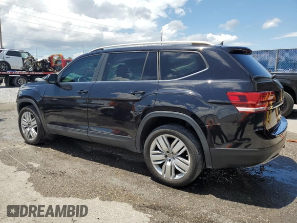 2019 Volkswagen Atlas SE z VIN 1V2WR2CA0KC546619, wystawiony jako Copart lot #56296225 z przebiegiem 105 777 mil mil oraz Nie do naprawy • Non repairable. Historia ofert i sprzedaży dostępna na DreamBid. Obrazek 2.