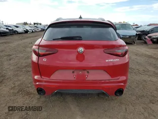2022 Alfa Romeo Stelvio Veloce z VIN ZASPAKBNXN7D24109, wystawiony jako Copart lot #61717184 z przebiegiem 9 095 mil mil oraz Szkoda całkowita • Salvage title. Historia ofert i sprzedaży dostępna na DreamBid. Obrazek 6.