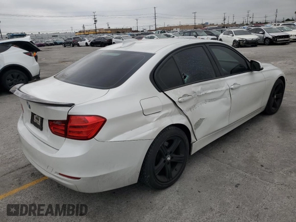 2013 BMW 3 Series 328i z VIN WBA3C1C58DF436922, wystawiony jako Copart lot #55897625 z przebiegiem 88 910 mil mil oraz Szkoda całkowita • Salvage title. Historia ofert i sprzedaży dostępna na DreamBid. Obrazek 3.