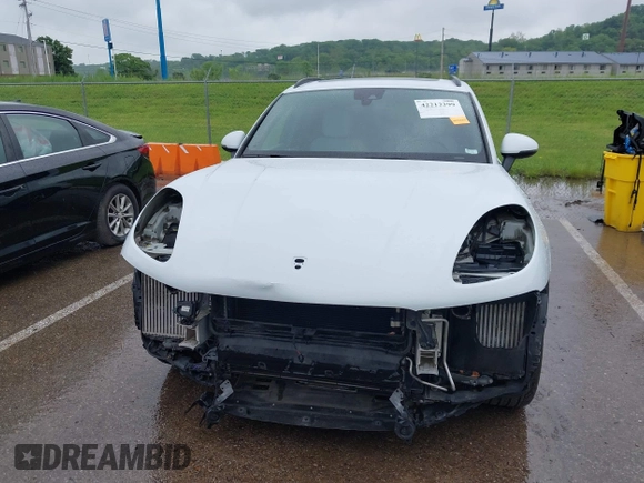 2017 Porsche Macan S z VIN WP1AB2A50HLB19003, wystawiony jako IAAI lot #42212299 z przebiegiem 110 723 mil mil oraz . Historia ofert i sprzedaży dostępna na DreamBid. Obrazek 13.
