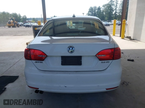 2013 Volkswagen Jetta SE with VIN 3VWDP7AJ3DM450335, listed as a IAAI auction lot 42575198 with 100,184 mi miles and . Bid and sale history available at DreamBid. Image 16.