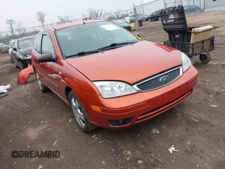2005 Ford Focus S with VIN 3FAFP31N65R123039, listed as a IAAI auction lot 42010165 with 133,750 mi miles and . Bid and sale history available at carsss.com. Image 1.